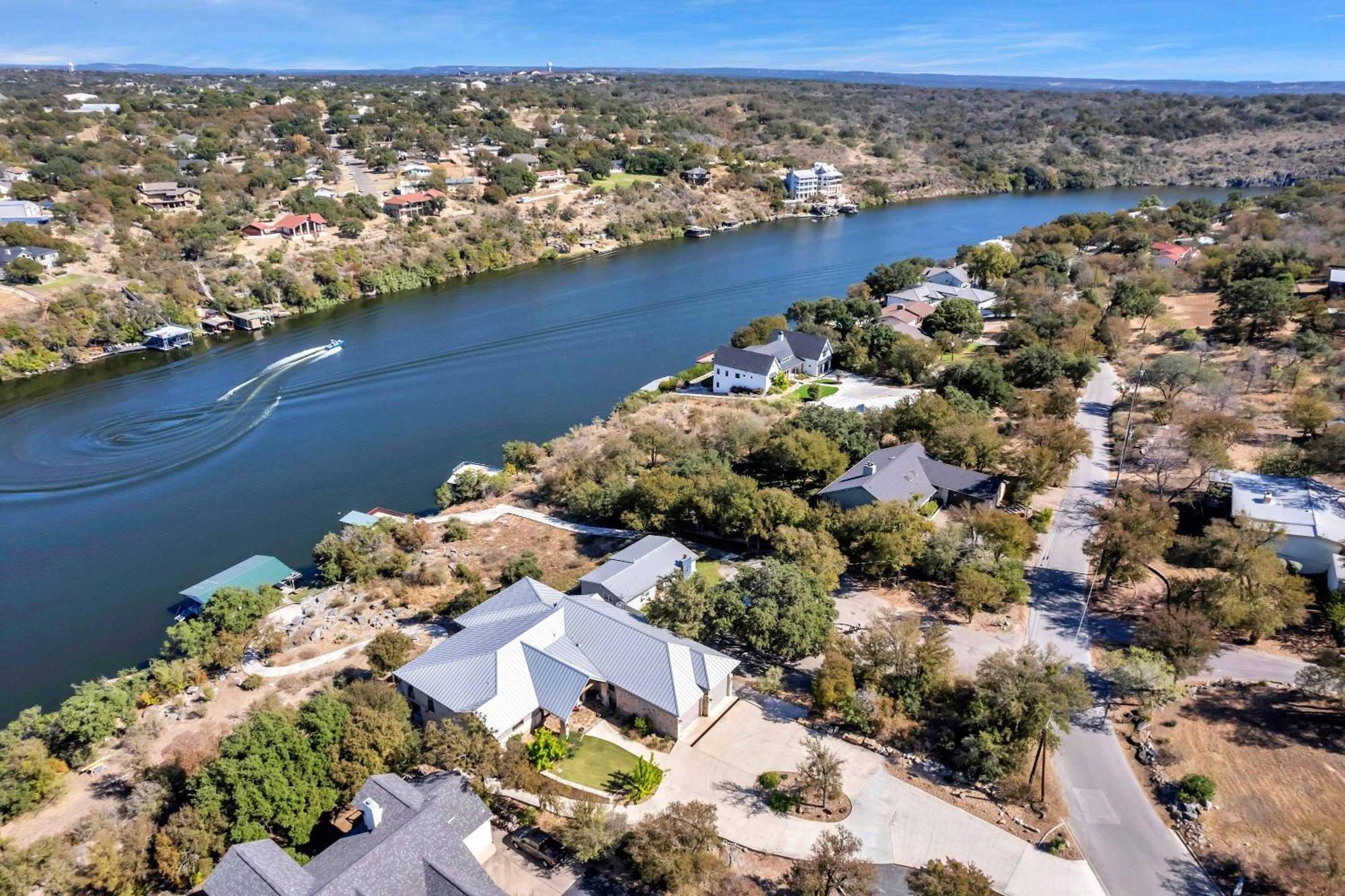 Lake Marble Falls On The Rocks And Concierge Service Villa Exterior photo